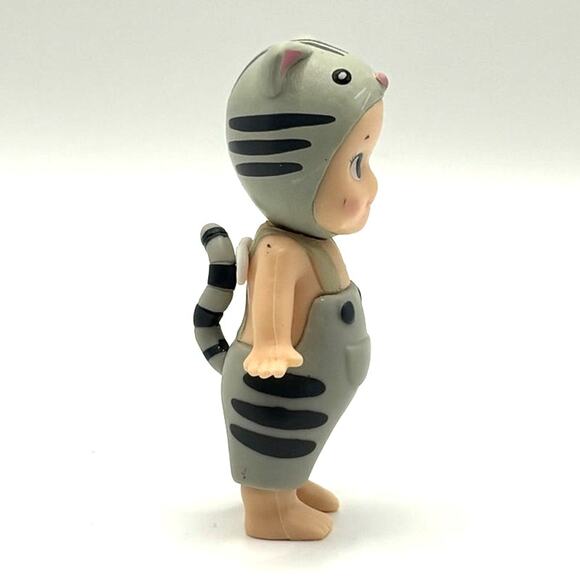 New SONNY ANGEL Silver Tabby Mini Figure from Cat's Life Series, Open Blind Box - Picture 3 of 4